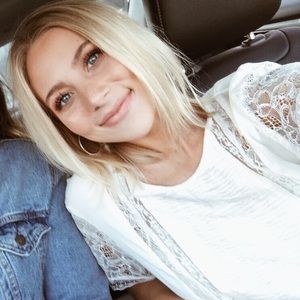 Meet your Posher, Courtney